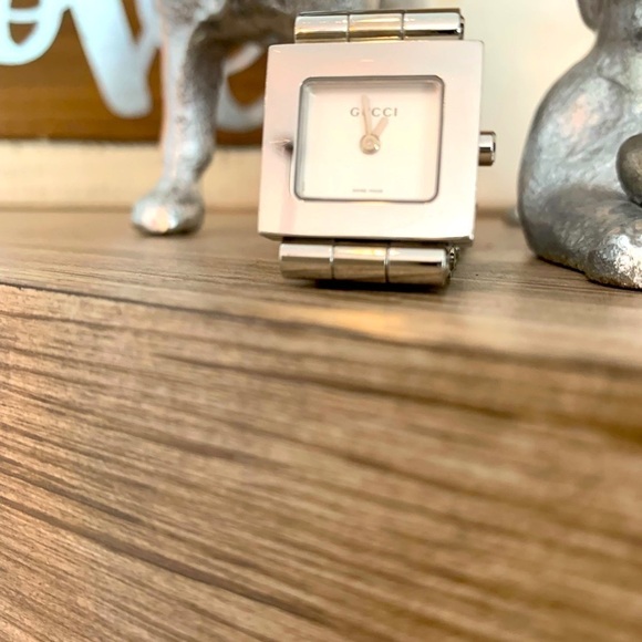 🩶Gucci 600L Stainless Steel Swiss Made Watch - Serial Number 0013486 - Picture 13 of 15